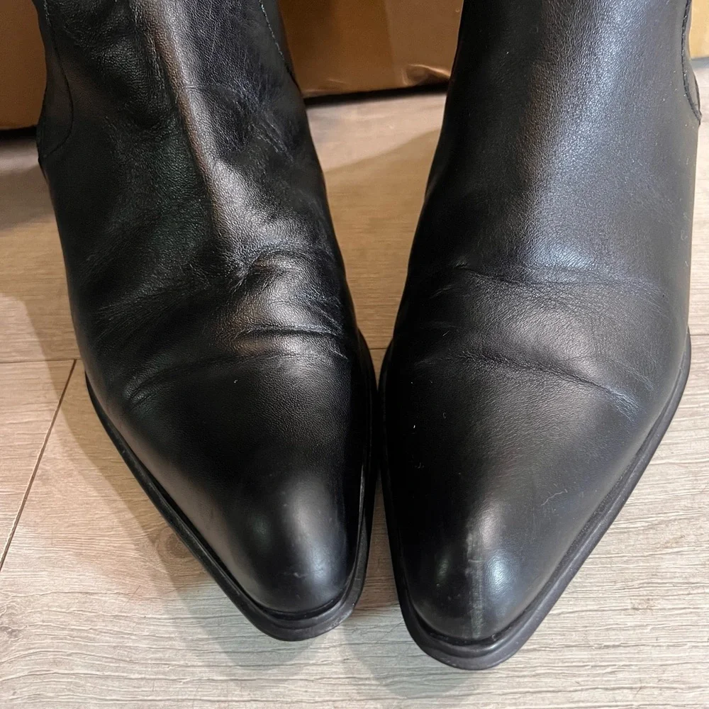 Llario Ferucci Sleek Black Leather Over Knee-High Boots with chains size 38